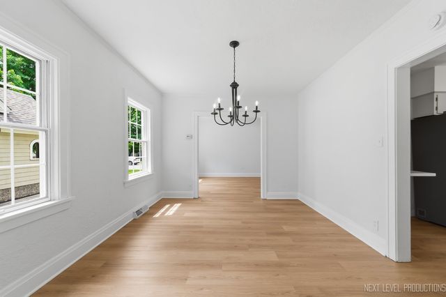 216 S Commonwealth Avenue, Aurora, IL 60506