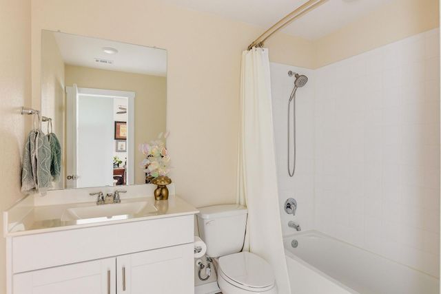 241 Konrad Creek DR, Lockhart, TX 78644