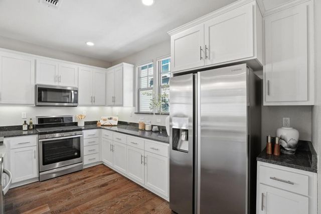 3102 Pyramid Way, Mountain View, CA 94043