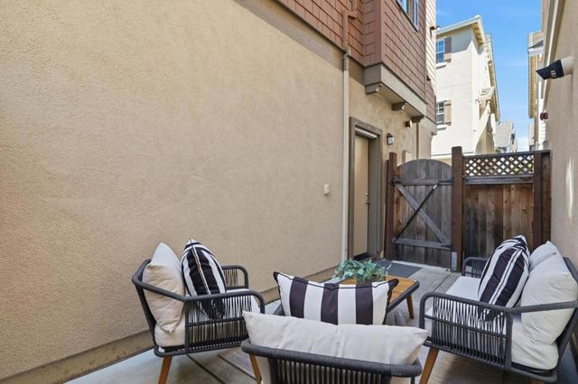 3102 Pyramid Way, Mountain View, CA 94043