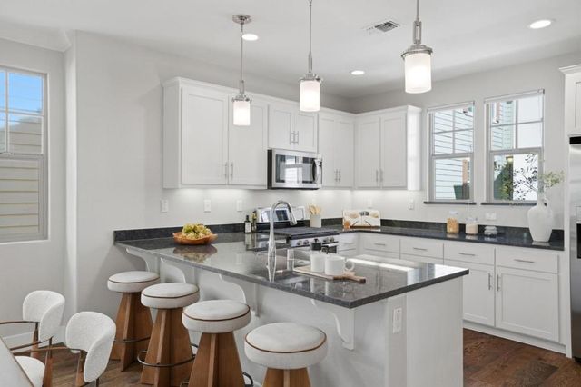 3102 Pyramid Way, Mountain View, CA 94043