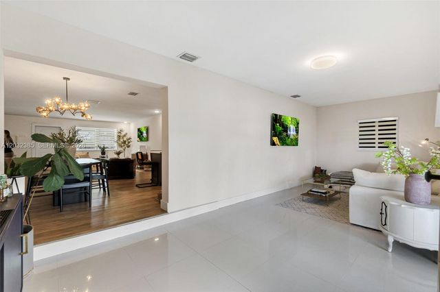 4621 Johnson St, Hollywood, FL 33021