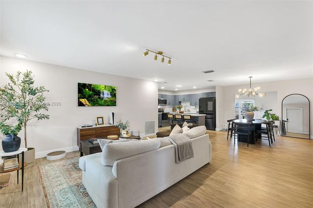 4621 Johnson St, Hollywood, FL 33021