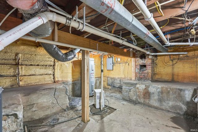 12109 Water Street, Harlan, IN 46743