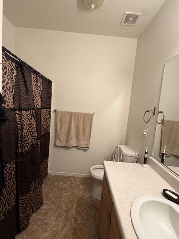 2764 Holt Avenue, Sanger, CA 93657