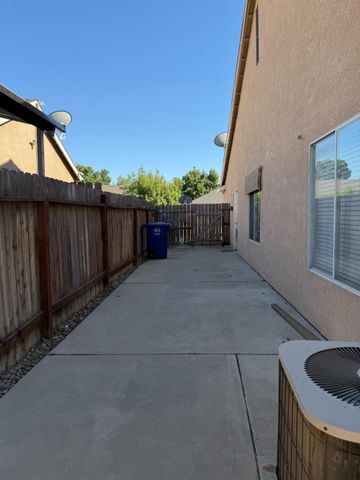 2764 Holt Avenue, Sanger, CA 93657