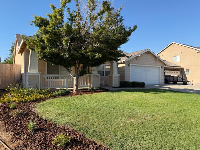 2764 Holt Avenue, Sanger, CA 93657