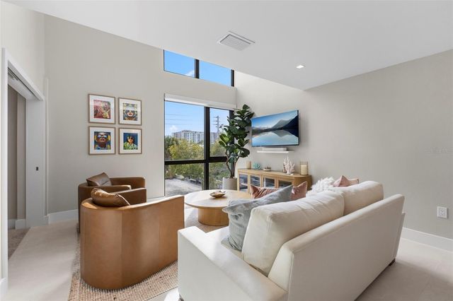 1558 4TH ST 212, Sarasota, FL 34236