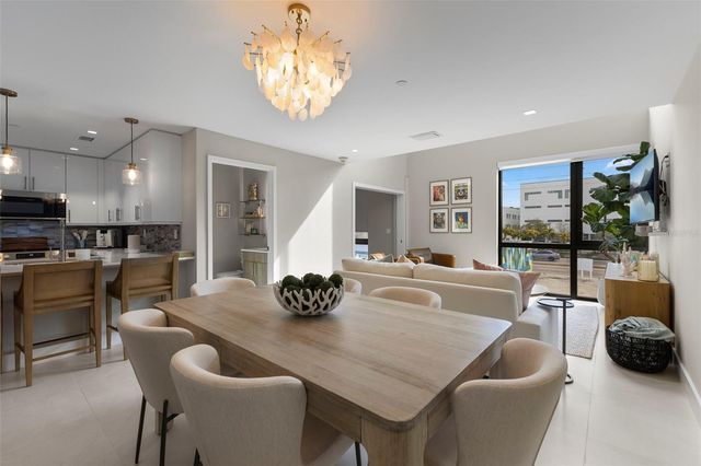 1558 4TH ST 212, Sarasota, FL 34236