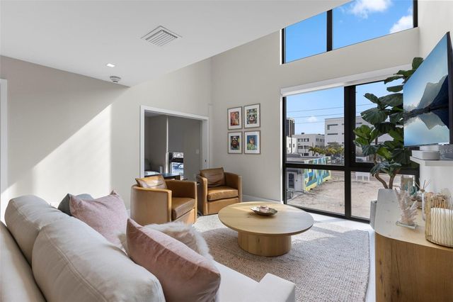 1558 4TH ST 212, Sarasota, FL 34236