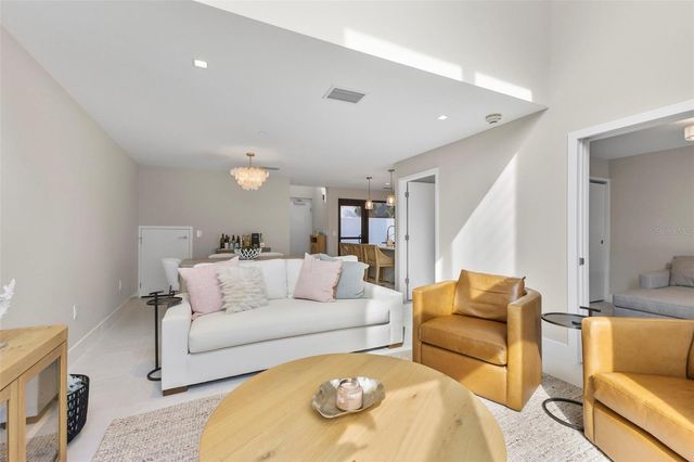 1558 4TH ST 212, Sarasota, FL 34236