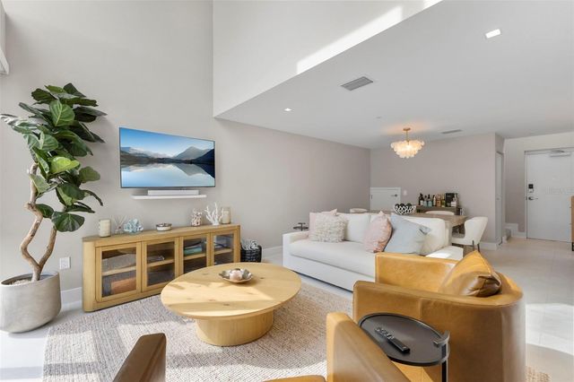 1558 4TH ST 212, Sarasota, FL 34236