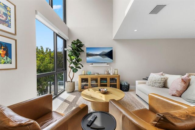 1558 4TH ST 212, Sarasota, FL 34236