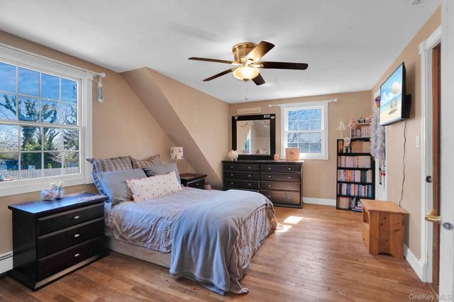 8 Beverly Lane, East Moriches, NY 11940