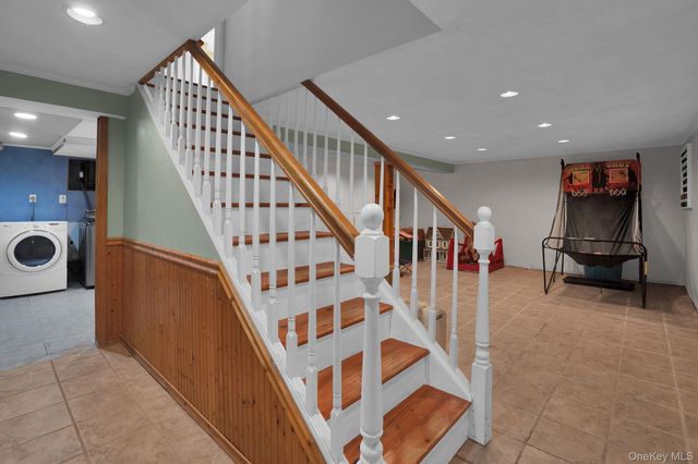 8 Beverly Lane, East Moriches, NY 11940