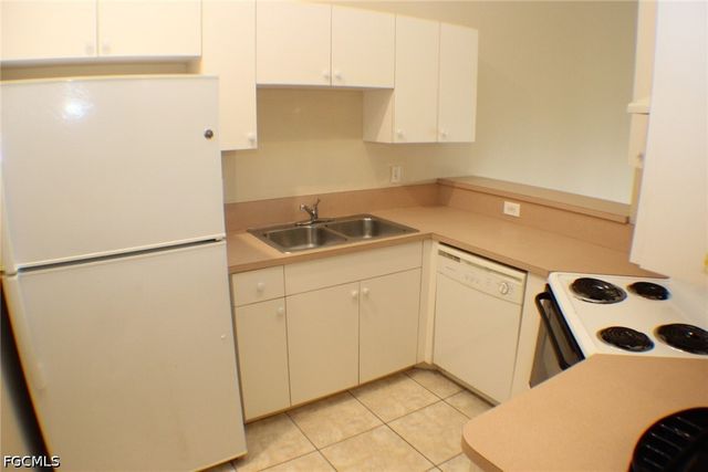 4131 SW Santa Barbara PL C, Cape Coral, FL 33914