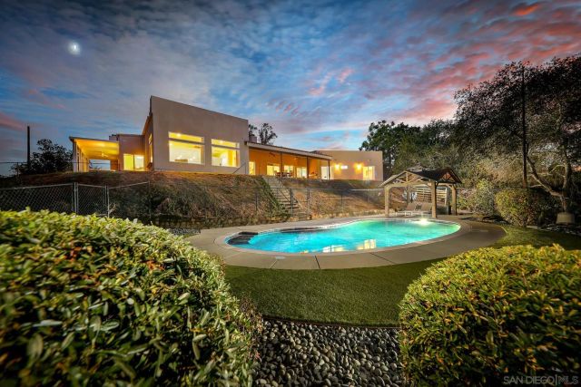 14411 Pauma Alta Drive, Valley Center, CA 92082