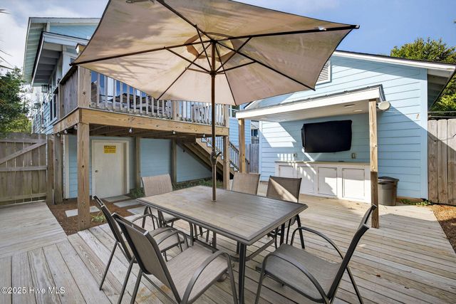 9 E Atlanta Street E, Wrightsville Beach, NC 28480
