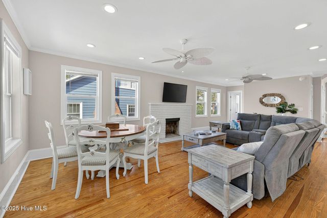 9 E Atlanta Street E, Wrightsville Beach, NC 28480