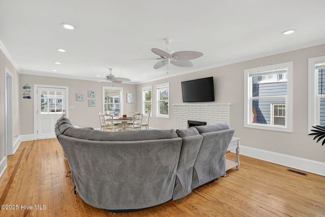 9 E Atlanta Street E, Wrightsville Beach, NC 28480