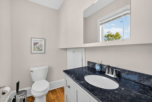 9 E Atlanta Street E, Wrightsville Beach, NC 28480