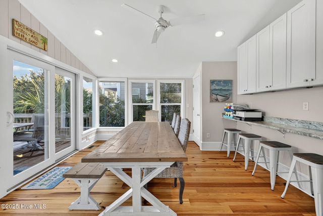 9 E Atlanta Street E, Wrightsville Beach, NC 28480