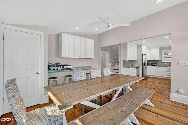 9 E Atlanta Street E, Wrightsville Beach, NC 28480