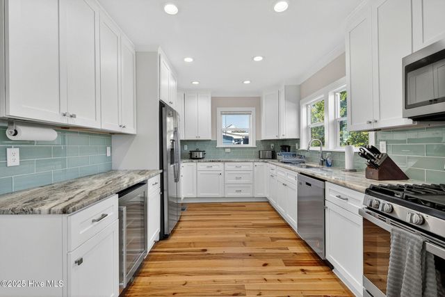 9 E Atlanta Street E, Wrightsville Beach, NC 28480