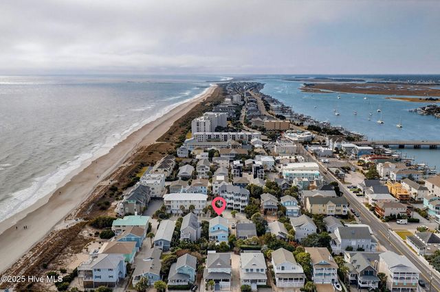 9 E Atlanta Street E, Wrightsville Beach, NC 28480