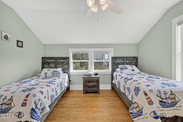9 E Atlanta Street E, Wrightsville Beach, NC 28480