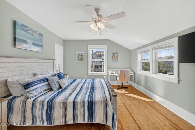 9 E Atlanta Street E, Wrightsville Beach, NC 28480
