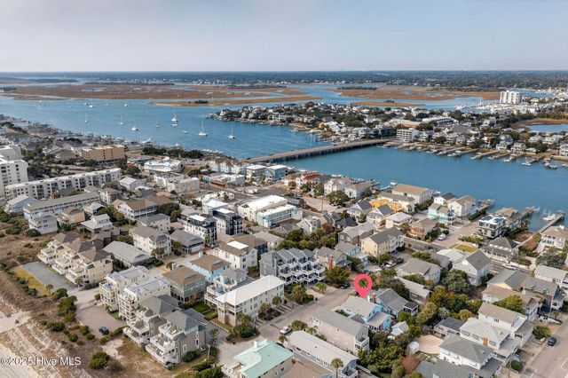 9 E Atlanta Street E, Wrightsville Beach, NC 28480