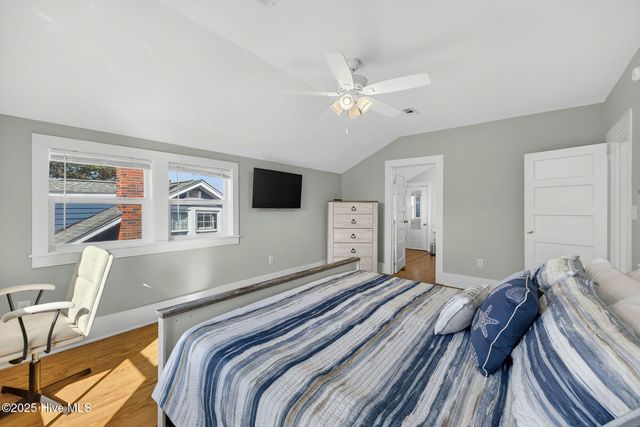 9 E Atlanta Street E, Wrightsville Beach, NC 28480
