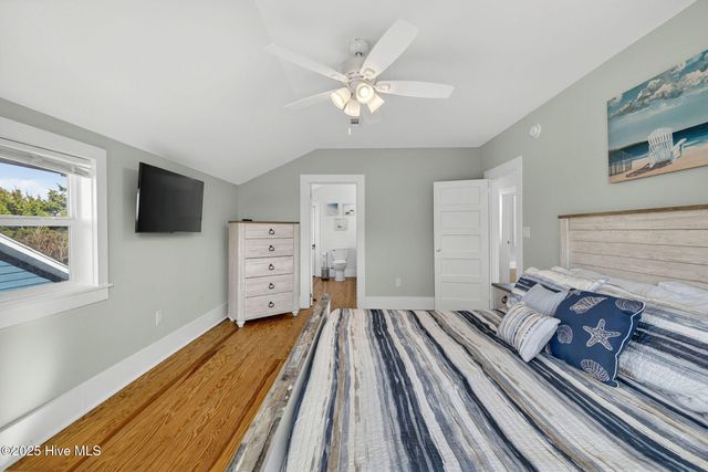 9 E Atlanta Street E, Wrightsville Beach, NC 28480