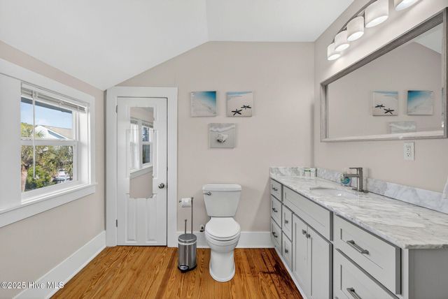 9 E Atlanta Street E, Wrightsville Beach, NC 28480