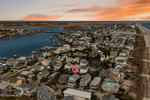 9 E Atlanta Street E, Wrightsville Beach, NC 28480