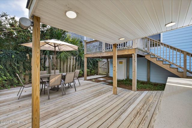 9 E Atlanta Street E, Wrightsville Beach, NC 28480