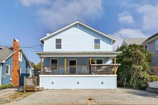 9 E Atlanta Street E, Wrightsville Beach, NC 28480