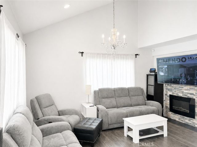 9946 Owensmouth 9, Chatsworth, CA 91311