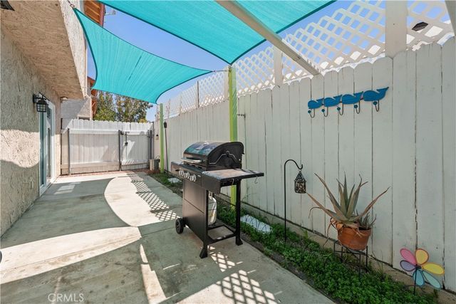9946 Owensmouth 9, Chatsworth, CA 91311