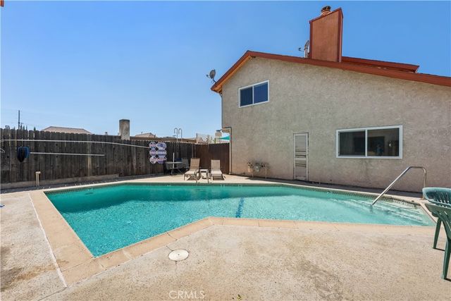 9946 Owensmouth 9, Chatsworth, CA 91311