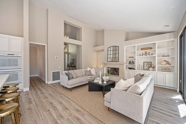 11380 Huntington Village Ln, Gold River, CA 95670
