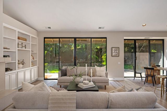 11380 Huntington Village Ln, Gold River, CA 95670