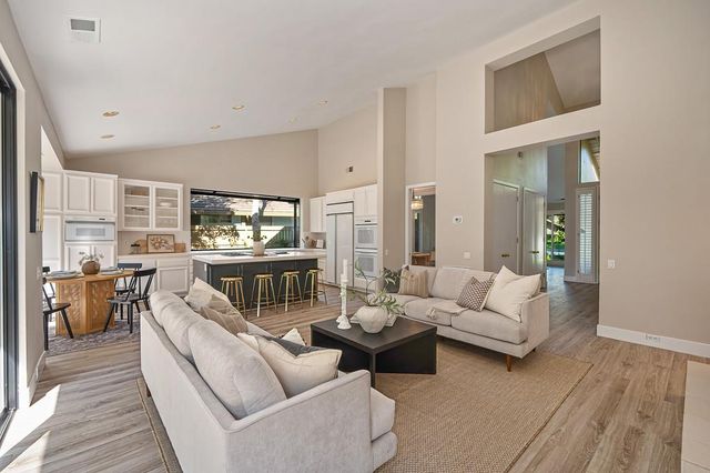11380 Huntington Village Ln, Gold River, CA 95670