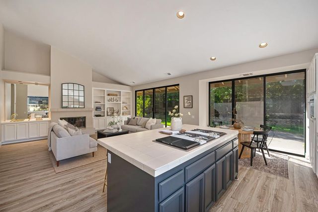 11380 Huntington Village Ln, Gold River, CA 95670