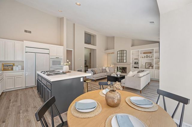 11380 Huntington Village Ln, Gold River, CA 95670