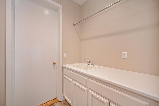 11380 Huntington Village Ln, Gold River, CA 95670