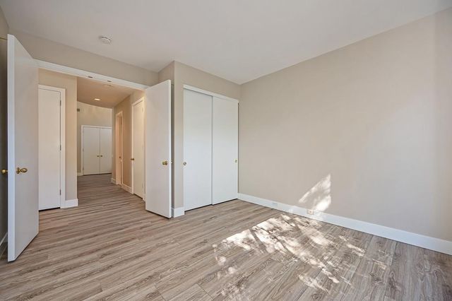 11380 Huntington Village Ln, Gold River, CA 95670