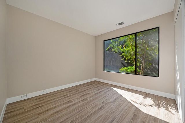 11380 Huntington Village Ln, Gold River, CA 95670