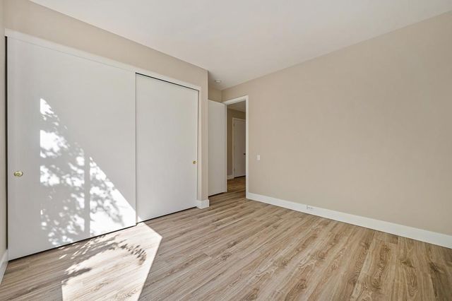 11380 Huntington Village Ln, Gold River, CA 95670